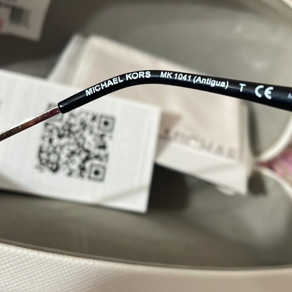 Micheal Kors Mykonos style sunglasses aviator - Picture 5 of 5